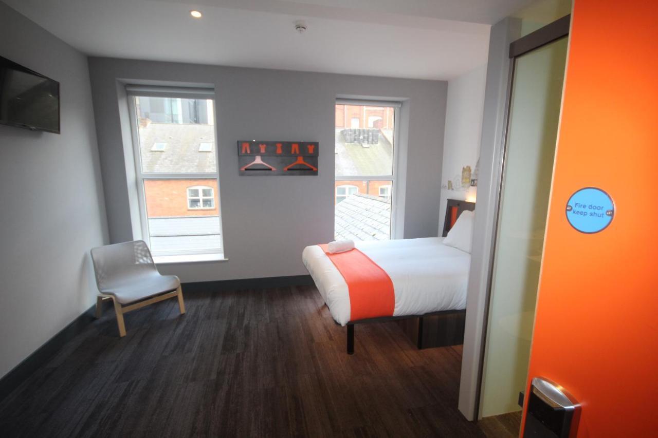 Easyhotel Belfast Exterior photo