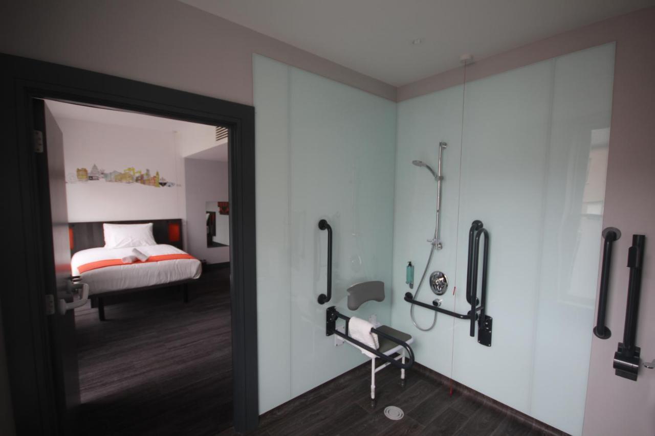 Easyhotel Belfast Exterior photo