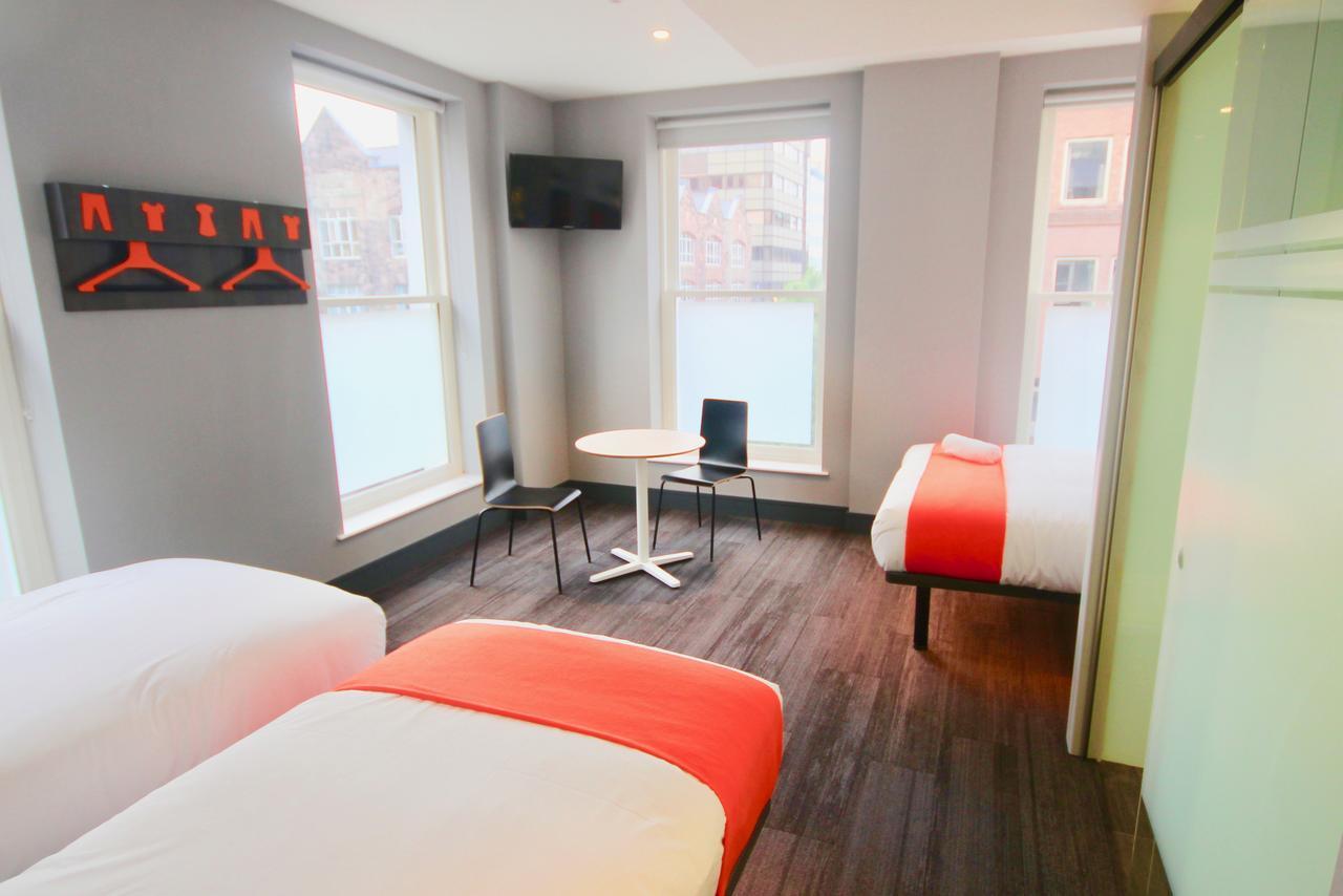 Easyhotel Belfast Exterior photo