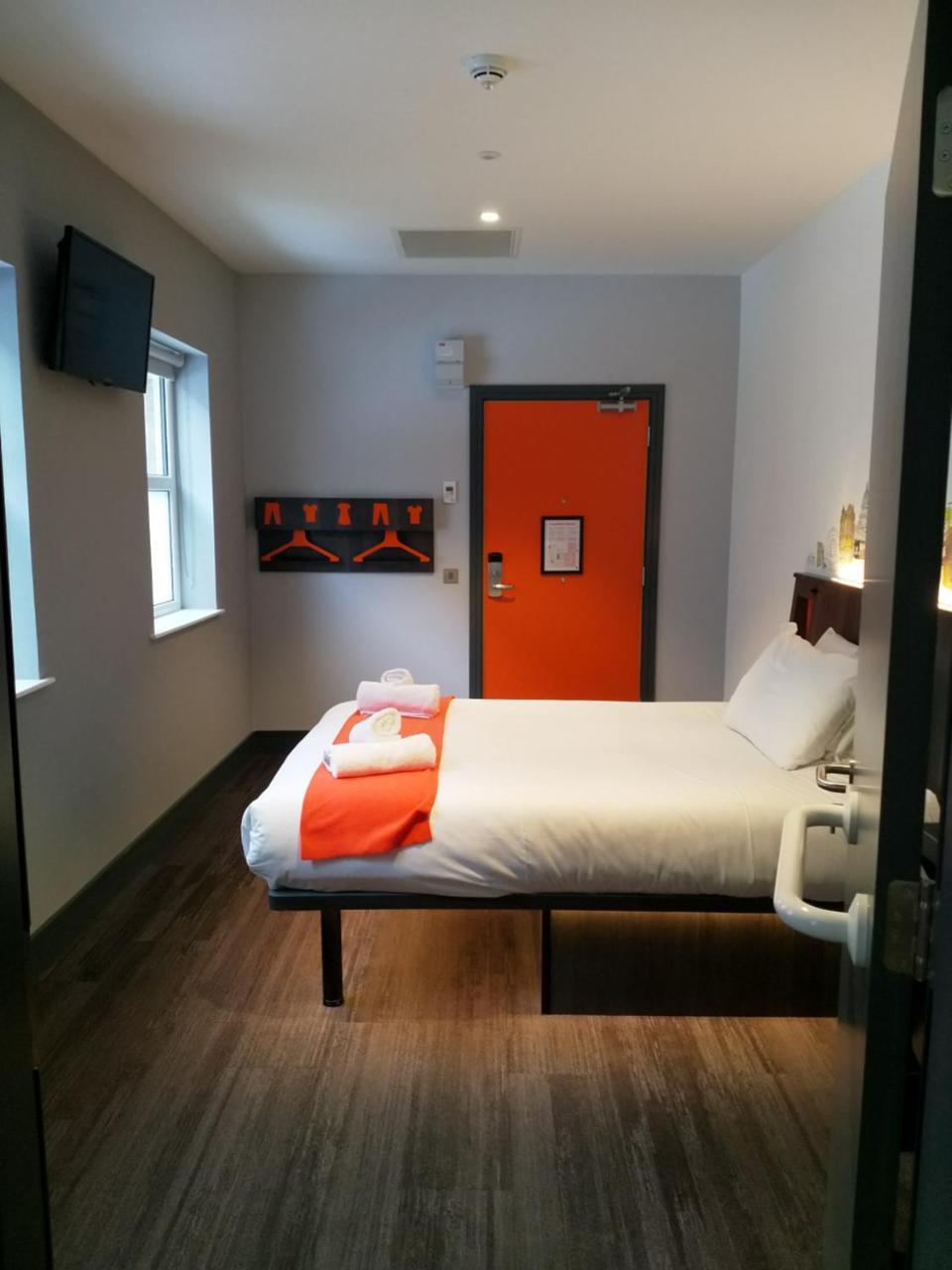 Easyhotel Belfast Exterior photo