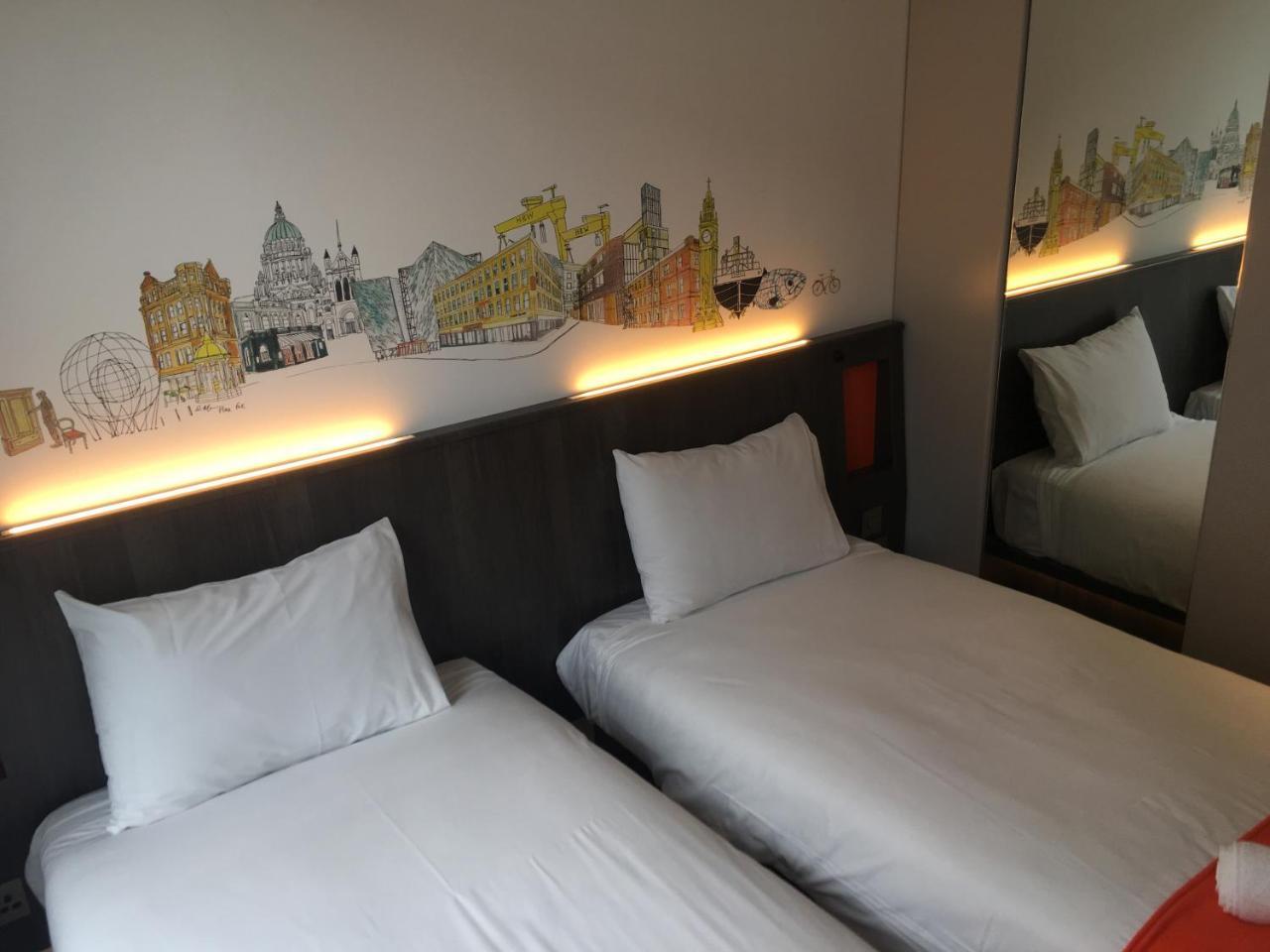 Easyhotel Belfast Exterior photo